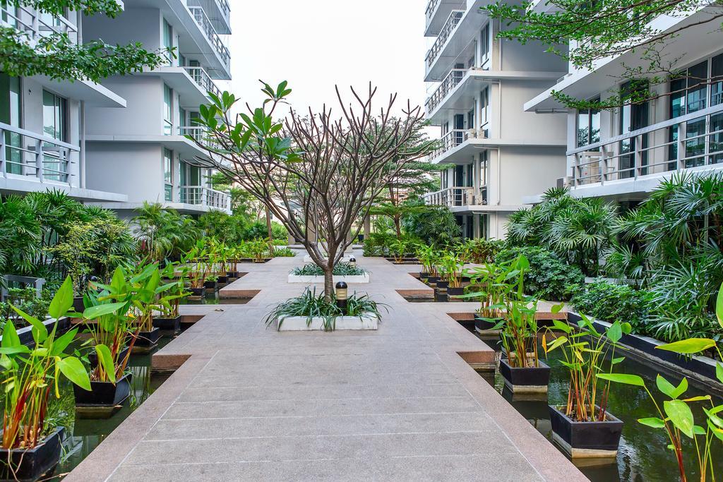 The Capital Resort @ Sukhumvit 50 Banguecoque Exterior foto The park