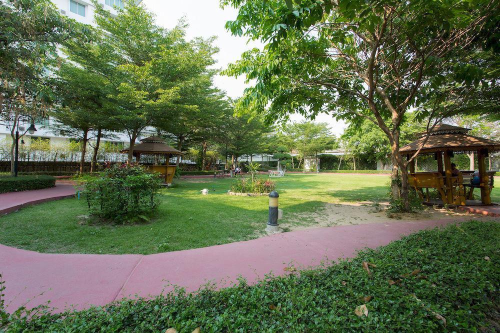 The Capital Resort @ Sukhumvit 50 Banguecoque Exterior foto The campus