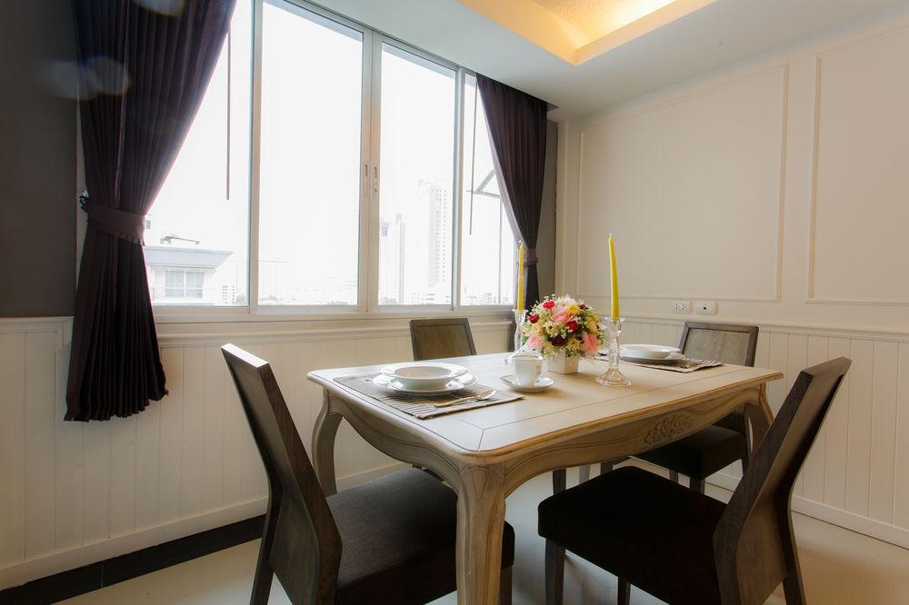 The Capital Resort @ Sukhumvit 50 Banguecoque Exterior foto A dining room