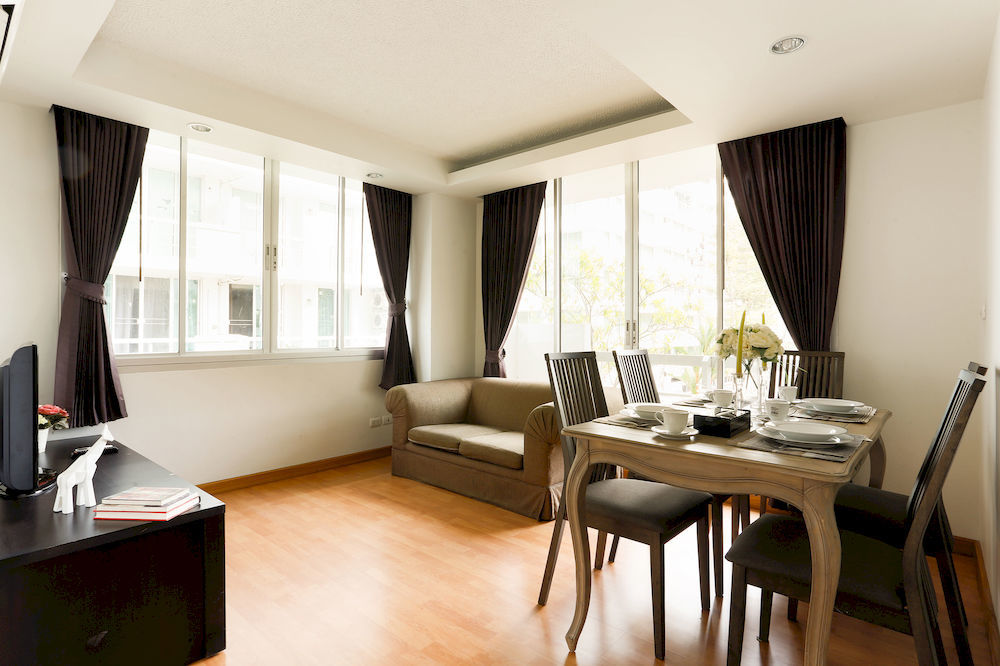 The Capital Resort @ Sukhumvit 50 Banguecoque Exterior foto A dining room