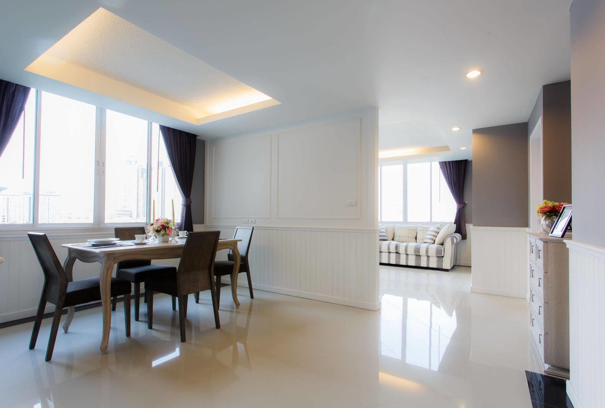 The Capital Resort @ Sukhumvit 50 Banguecoque Exterior foto A modern interior